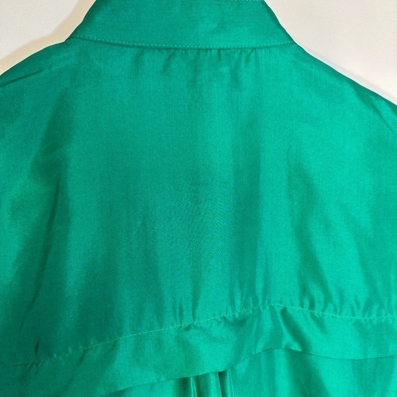 Meghan Los Angeles 100% Silk Emerald Green Front Ruffle Buttons Chains Blouse 0 - Picture 7 of 11